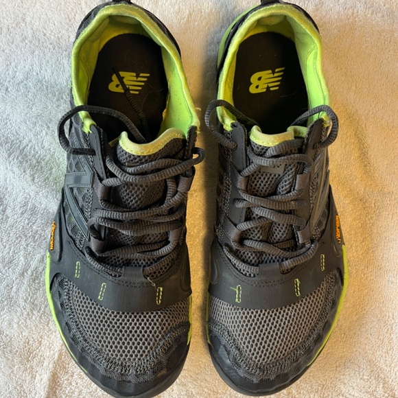 New Balance Minimus Shoes WT10MB (Women's size 10.5) - Picture 7 of 9